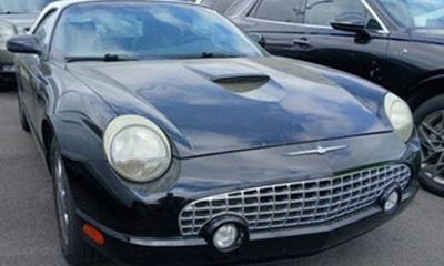 2002 Ford Thunderbird Base