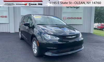 2022 Chrysler Voyager LX
