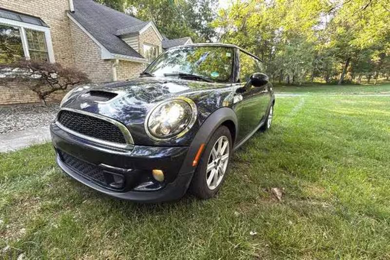 2013 Mini Hardtop — a typically priced live listing