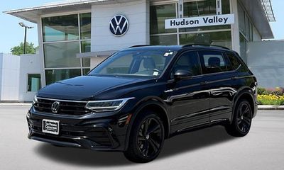 2023 Volkswagen Tiguan 4MOTION SE Black