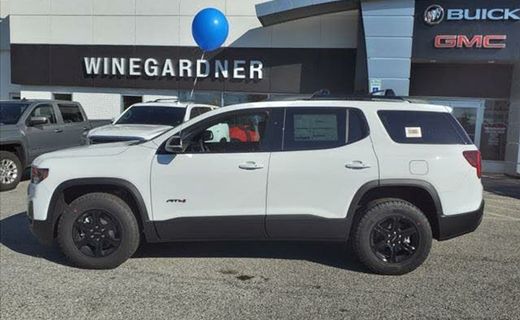 2023 GMC Acadia AT4