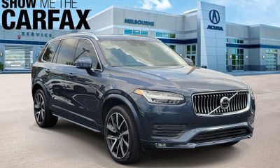 2022 Volvo XC90 Momentum