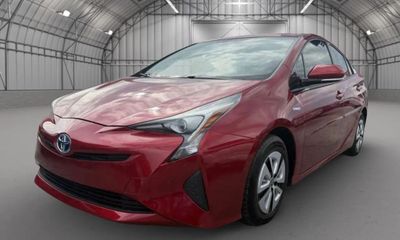 2016 Toyota Prius TWO ECO Three