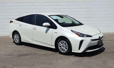 2020 Toyota Prius LE