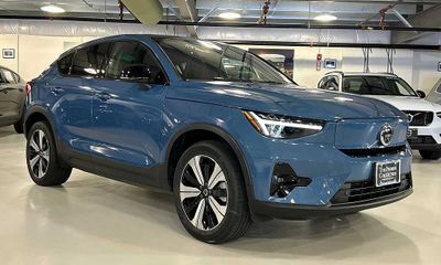2023 Volvo C40 Plus Dark