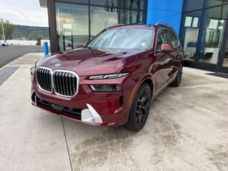 2027 Bmw X7 — a typically priced live listing