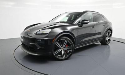 2026 Porsche Macan 4S