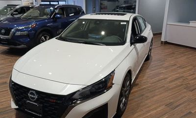 2023 Nissan Altima SR