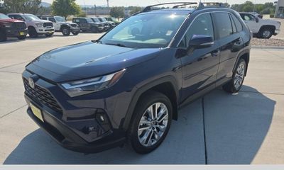 2025 Toyota RAV4 XLE Premium