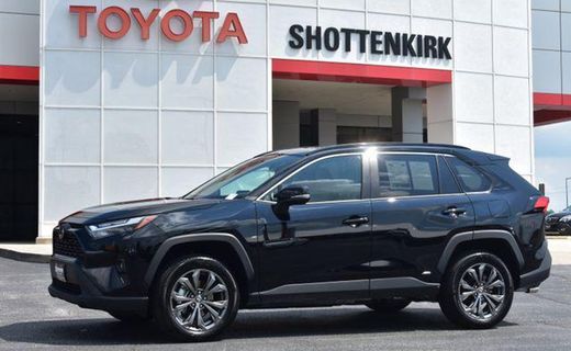 2025 Toyota RAV4 XLE Premium
