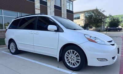 2010 Toyota Sienna XLE