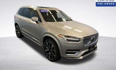 2023 Volvo XC90 Plus Bright