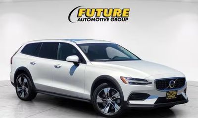 2020 Volvo V60CC Momentum