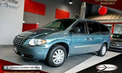 2006 Chrysler Town AND Country Touring