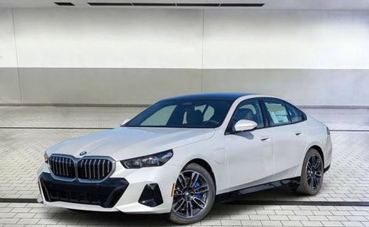 2026 BMW 550E xDrive