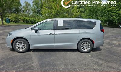 2023 Chrysler Pacifica Touring L