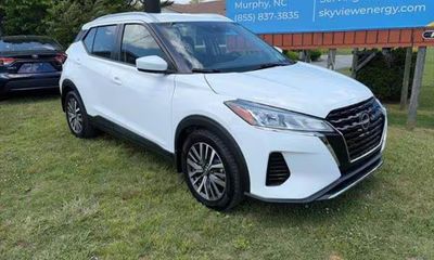 2022 Nissan Kicks SV