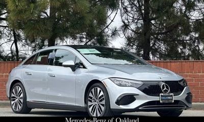 2026 Mercedes-Benz EQE-Class Sedan EQE320 4MATIC