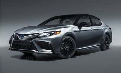 2024 Toyota Camry SE