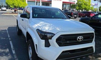2024 Toyota Tacoma SR
