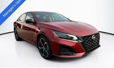2025 Nissan Altima SR
