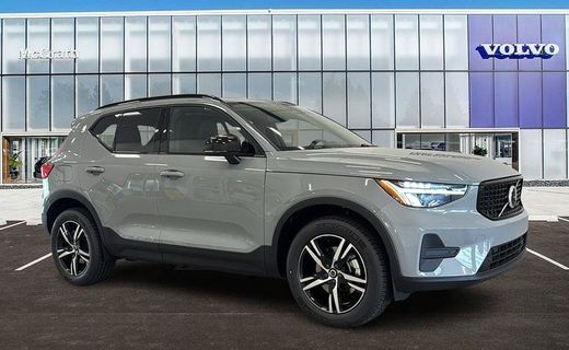 2026 Volvo XC40 Core