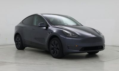 2025 Tesla Model Y Long Range