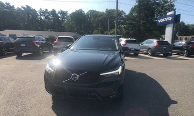 2023 Volvo XC60 Plus Dark