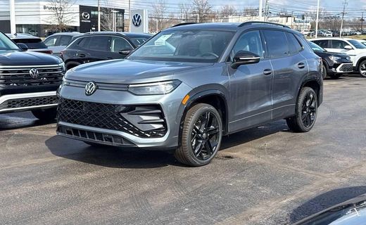 2026 Volkswagen Tiguan 4MOTION SE Black
