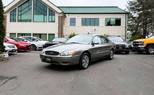 2004 Ford Taurus SE