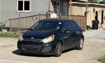 2015 Kia RIO GLS JSL TAX