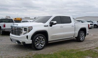 2022 GMC Sierra AT4