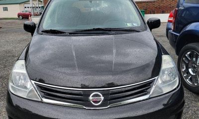 2010 Nissan Versa 18 SL