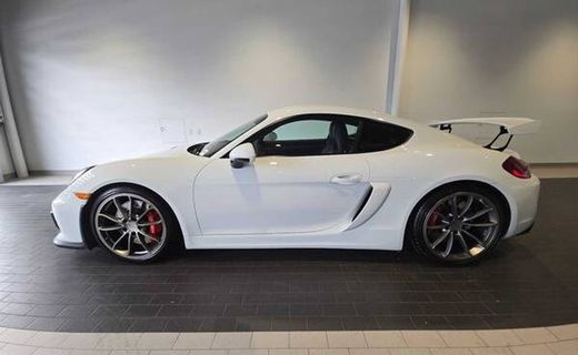 2016 Porsche Cayman GT4