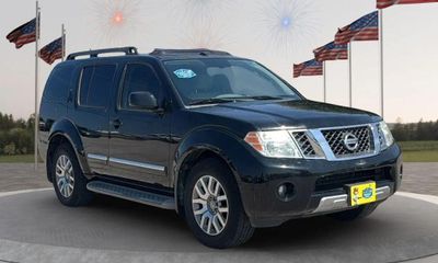 2010 Nissan Pathfinder LE