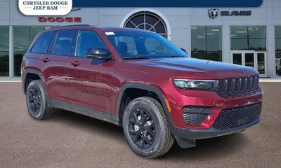 2025 Jeep Grand Cherokee Laredo Altitude