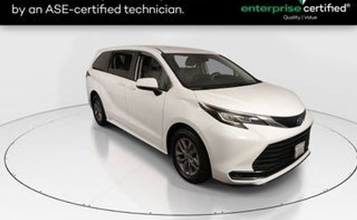 2023 Toyota Sienna LE