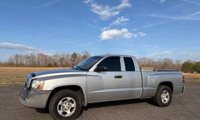 2005 Dodge Dakota ST