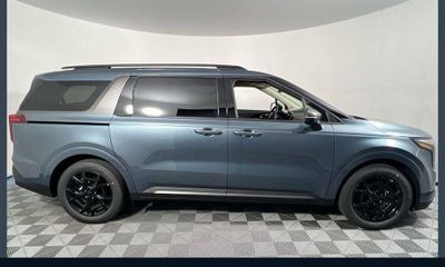 2027 Kia Carnival SX
