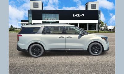 2027 Kia Carnival SX
