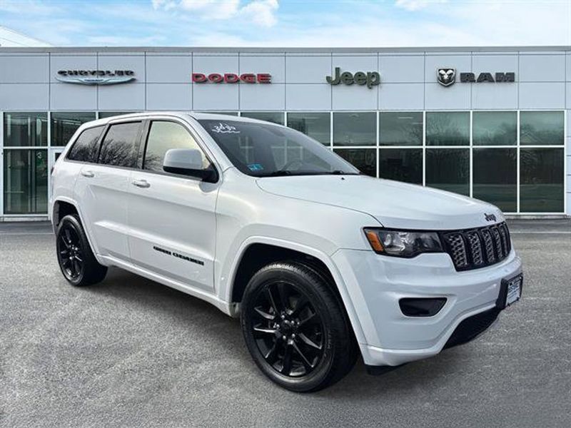 2019 Jeep Grand Cherokee — a typically priced live listing