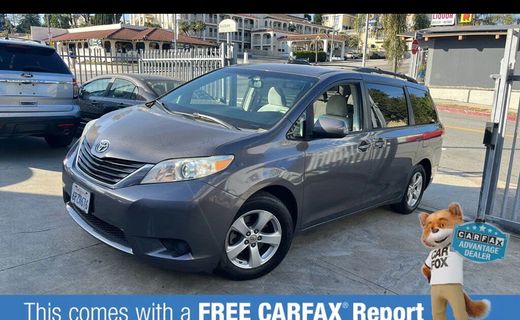 2011 Toyota Sienna LE