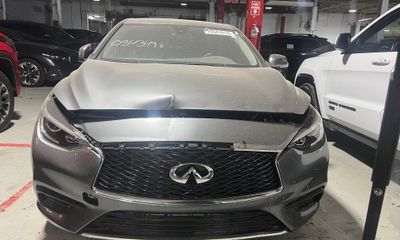 2017 Infiniti QX30 Luxury FOR Sale