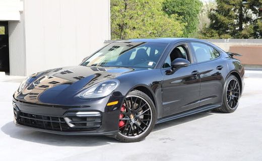 2019 Porsche Panamera GTS