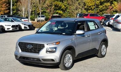 2026 Hyundai Venue SE