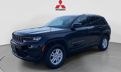2023 Jeep Grand Cherokee Laredo Altitude