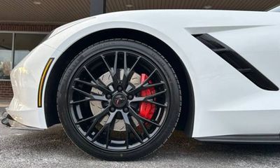 2017 Chevrolet Corvette Stingray Preferred 2LT