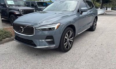 2023 Volvo XC60 Plus Bright