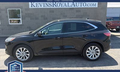 2021 Ford Escape Titanium Fhev
