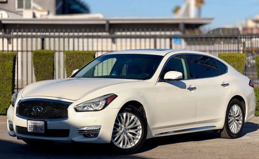 2016 Infiniti Q70L